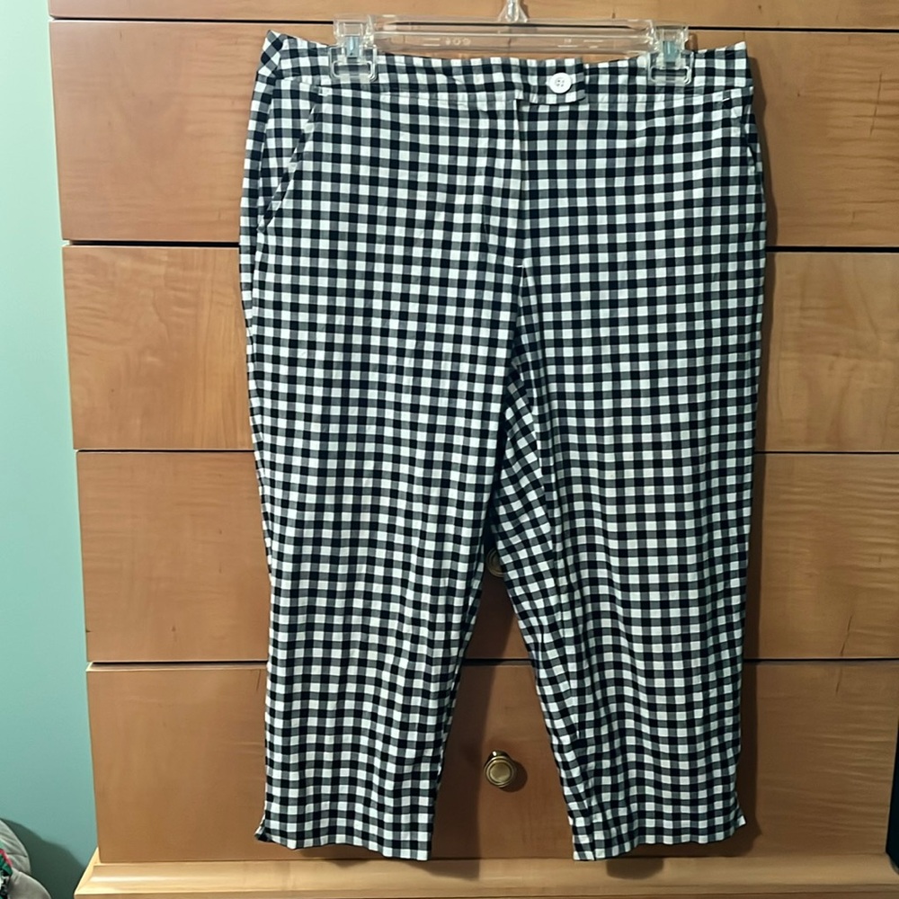 Talbots Petites Capri Pants Size 10 Black and White Check Stretch
